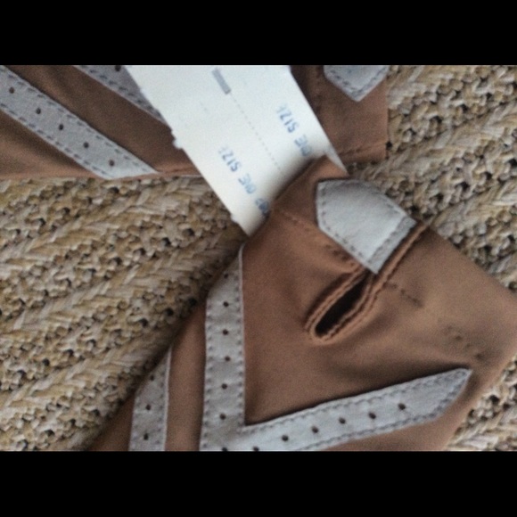 Woolite Nylon Gloves  
Beige/Ivory Color One Size - Picture 6 of 6